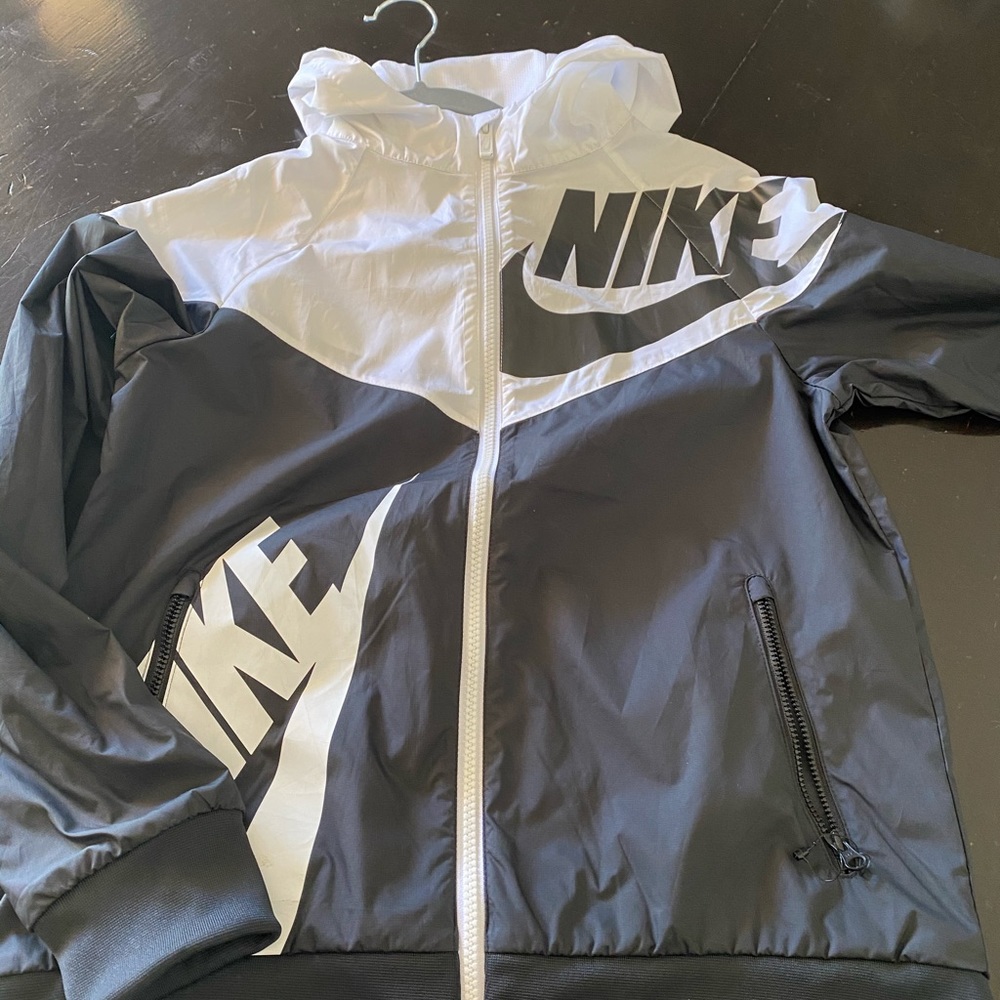 Nike wind breaker